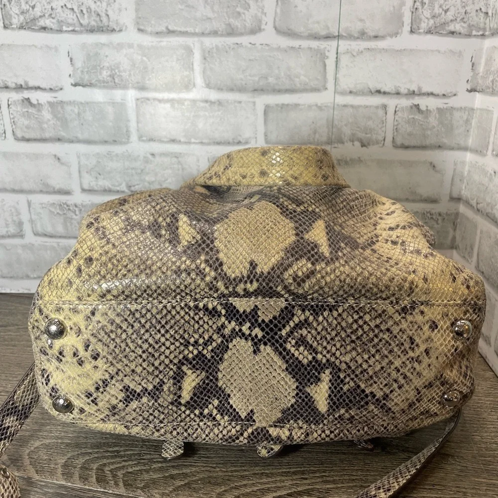 Michael Kors snakeskin print hobo satchel purse. Shoulder bag. Strap.pre-owned